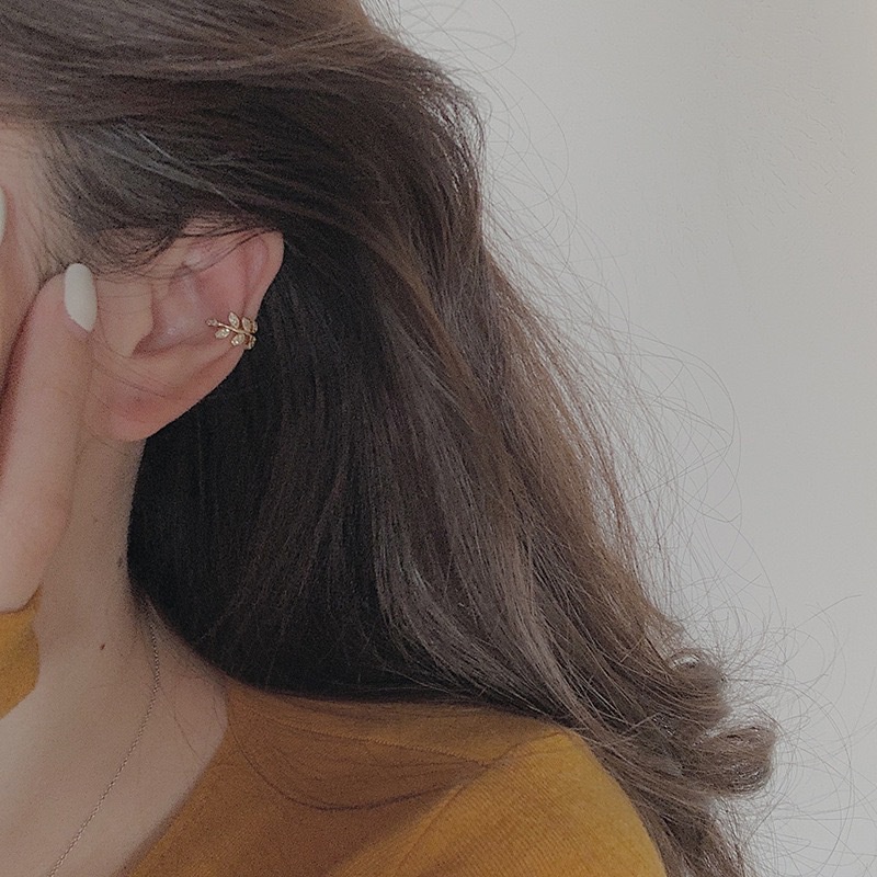 Bông Tai Tròn Bằng Thép Titan Đính Đá Zircon 13 Phong Cách Thời Trang Thanh Lịch Cho Nữ