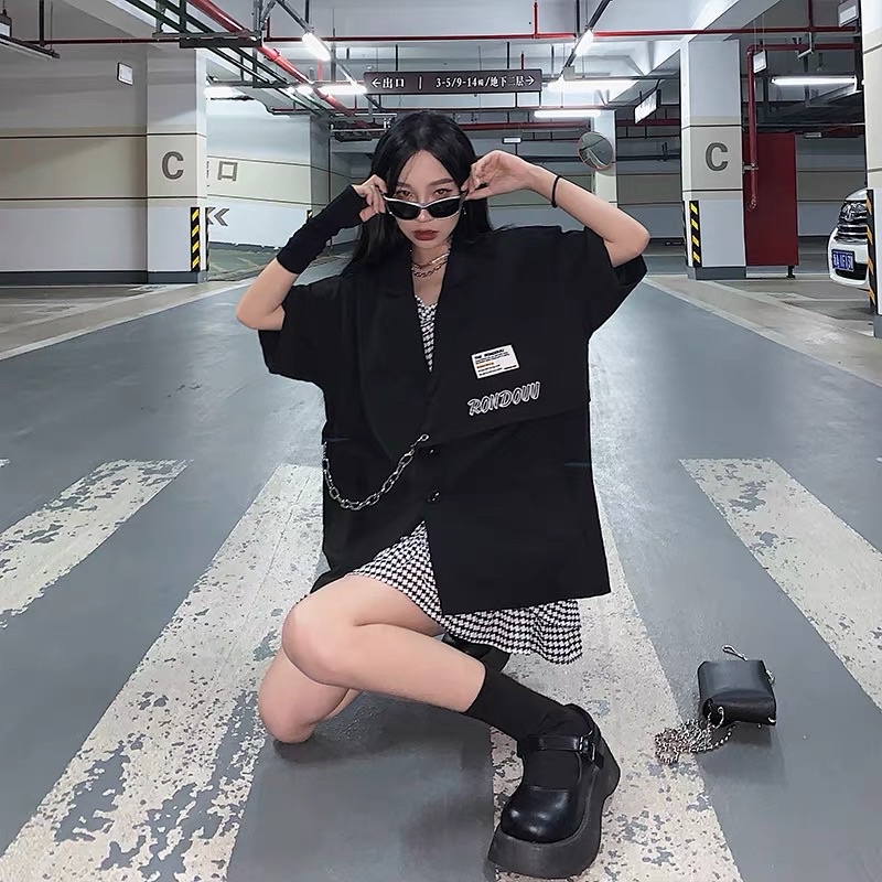 Áo BLAZER thêu phụ kiện dây chain | BigBuy360 - bigbuy360.vn