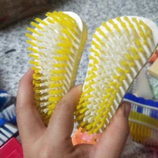 Bàn chải giặt đồ - Bàn chải chà chân nhựa