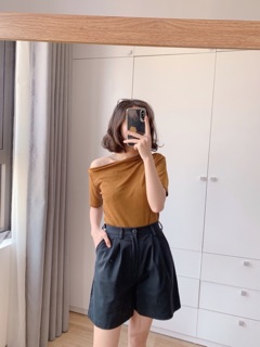 Áo thun nhũ lệch vai