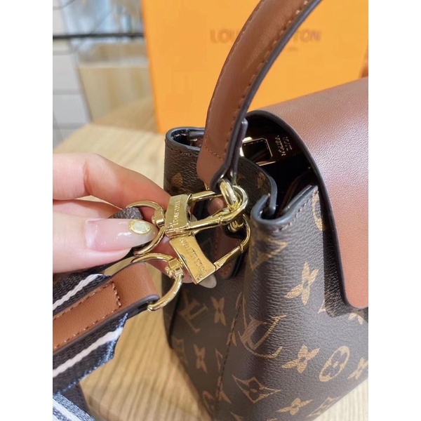 Túi Xách Eo Vi Hoa 2 Quai Như Ảnh