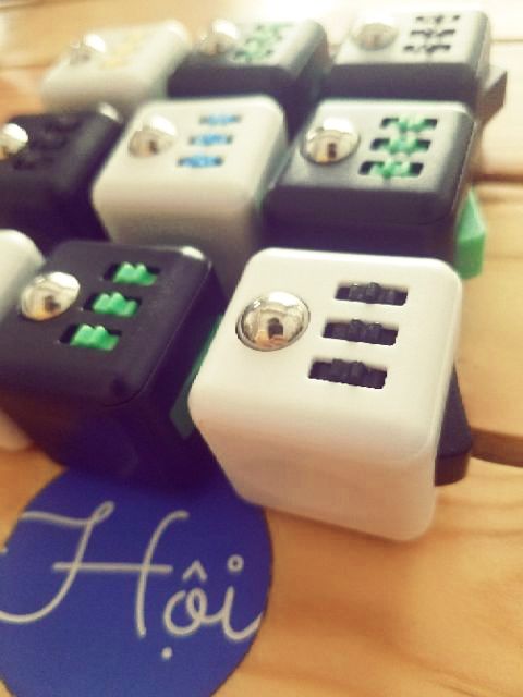 Fidget cube - Đồ chơi giảm stress