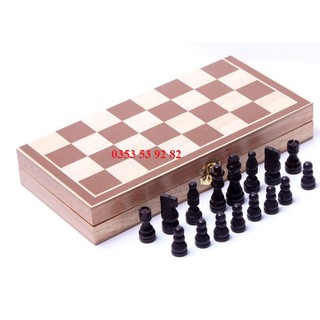 cờ vua chất liệu gỗ