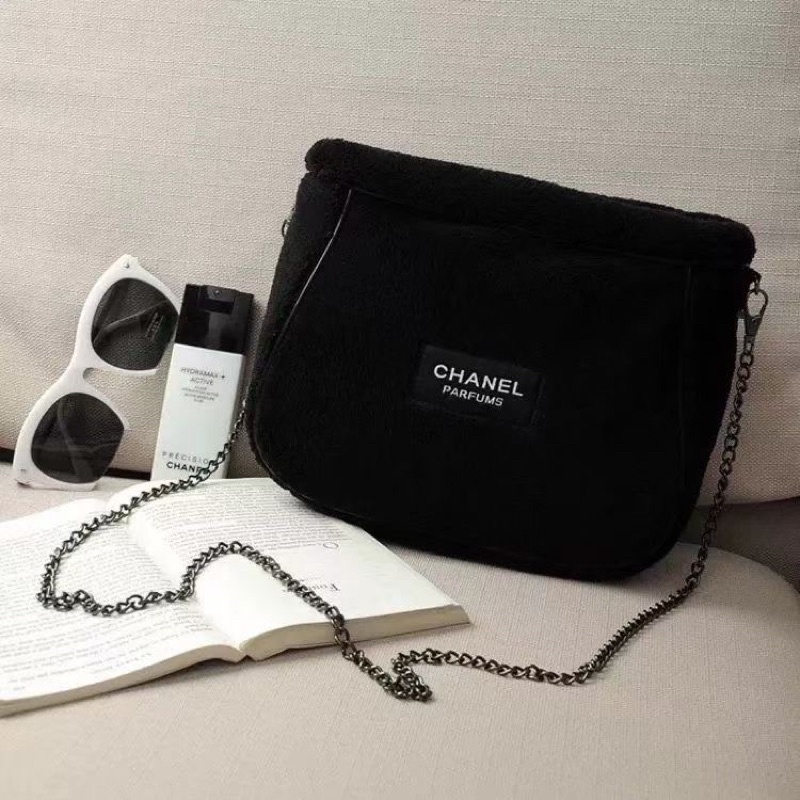 túi gift nước hoa Chanel size 27x24cm ( hàng quà tặng Auth )