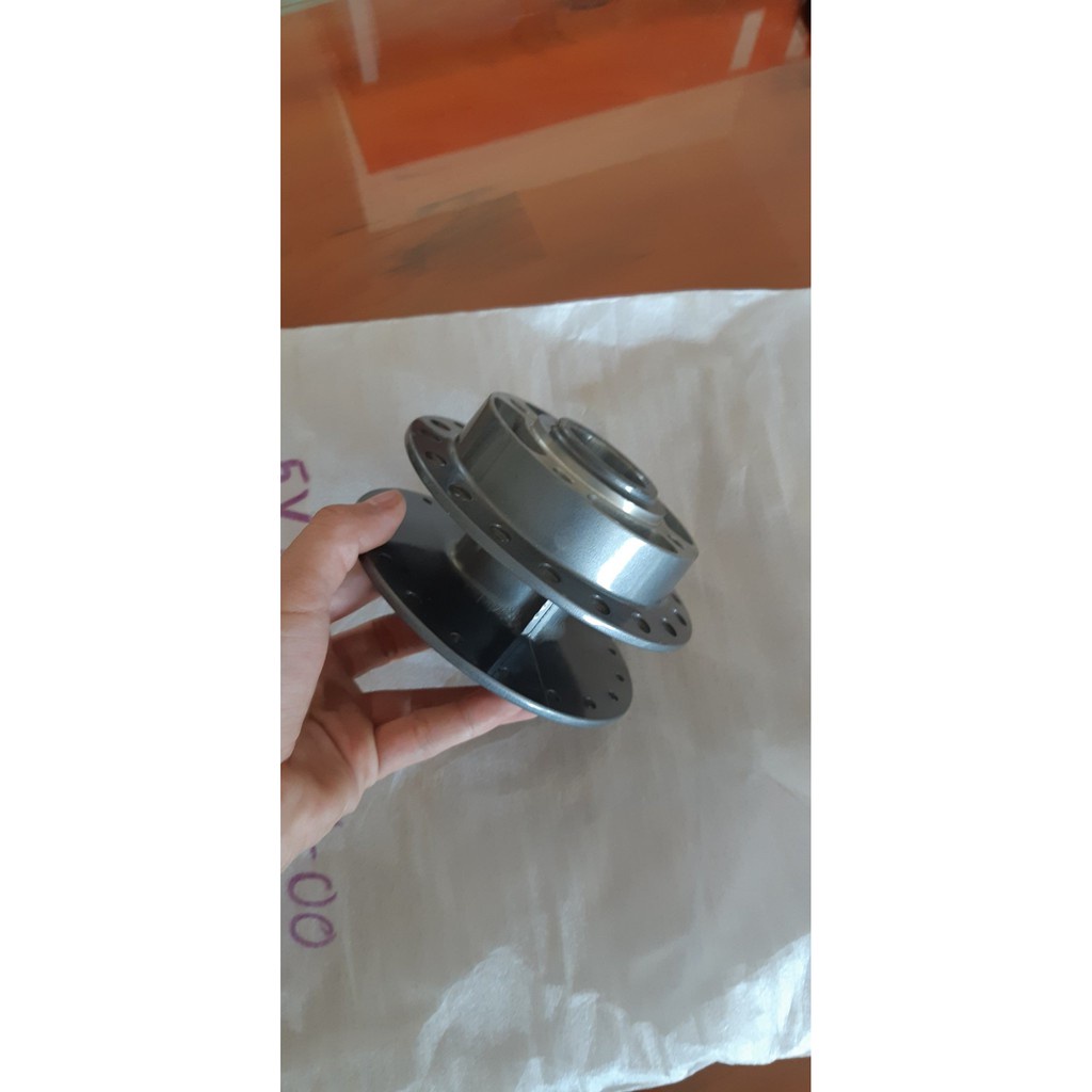 Đùm trước phanh đĩa Yamaha