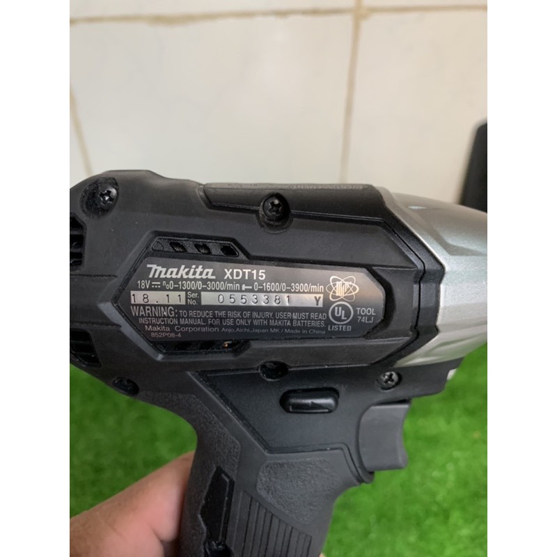 máy bắn vít makita XFT15