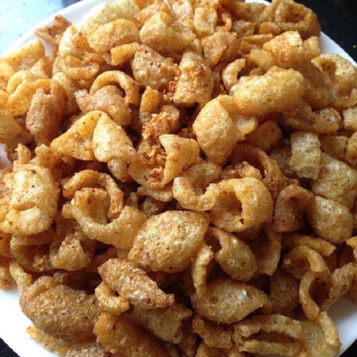 Da heo cháy tỏi giòn ngon lon pet