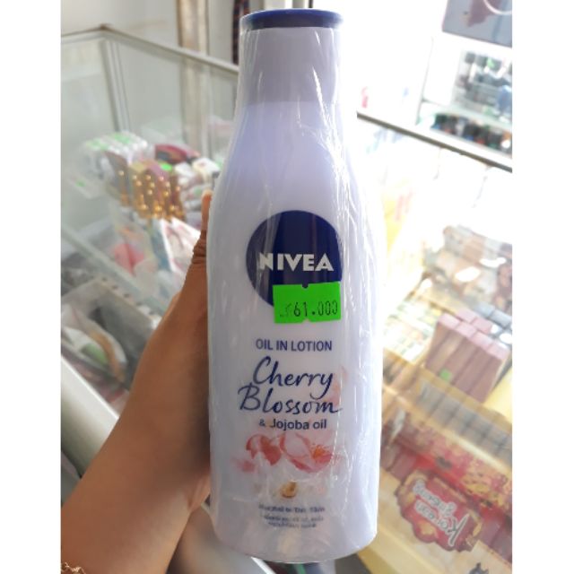 Sữa dưỡng thể hương hoa anh đào Nivea