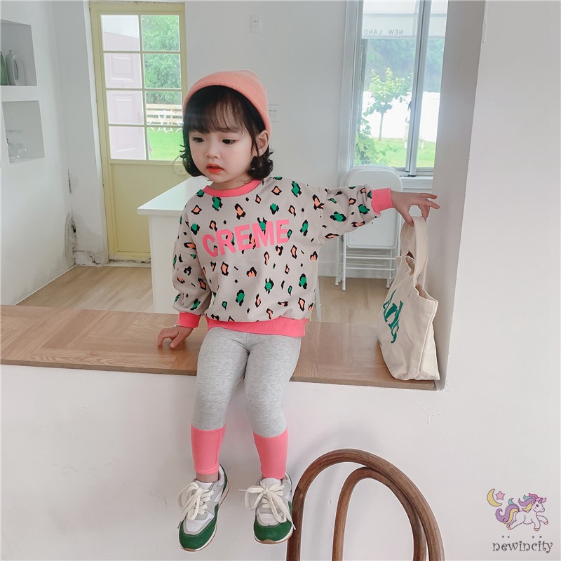 Set áo Sweater in họa tiết da báo kèm quần dài bằng chất liệu cotton thời trang cho bé gái