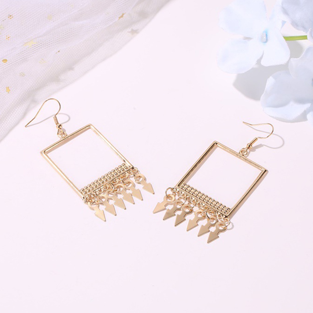 Đôi Bông Tai Họa Tiết Hình Học Kiểu Dáng Cá Tính Cho Nữ