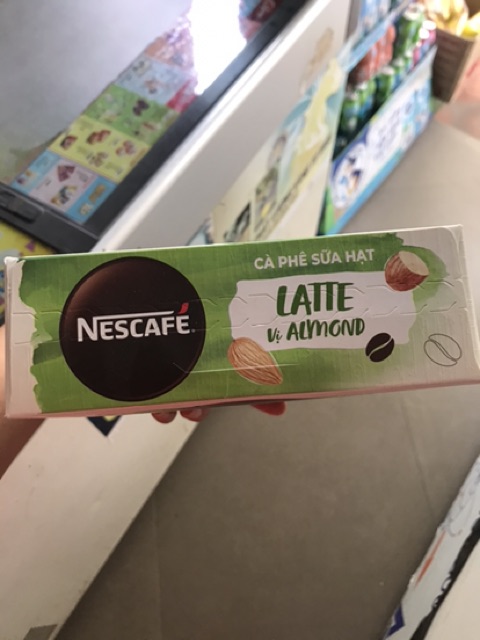 Hộp cà phê hoà tan Nescafe sữa hạt vị hạnh nhân, vị hạt phỉ