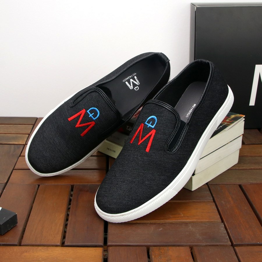 [Mã FASHIONMALLT4 giảm 15% tối đa 30K đơn 150k] Giày lười vải nam thêu chữ MĐ G421 đen đế trắng | BigBuy360 - bigbuy360.vn