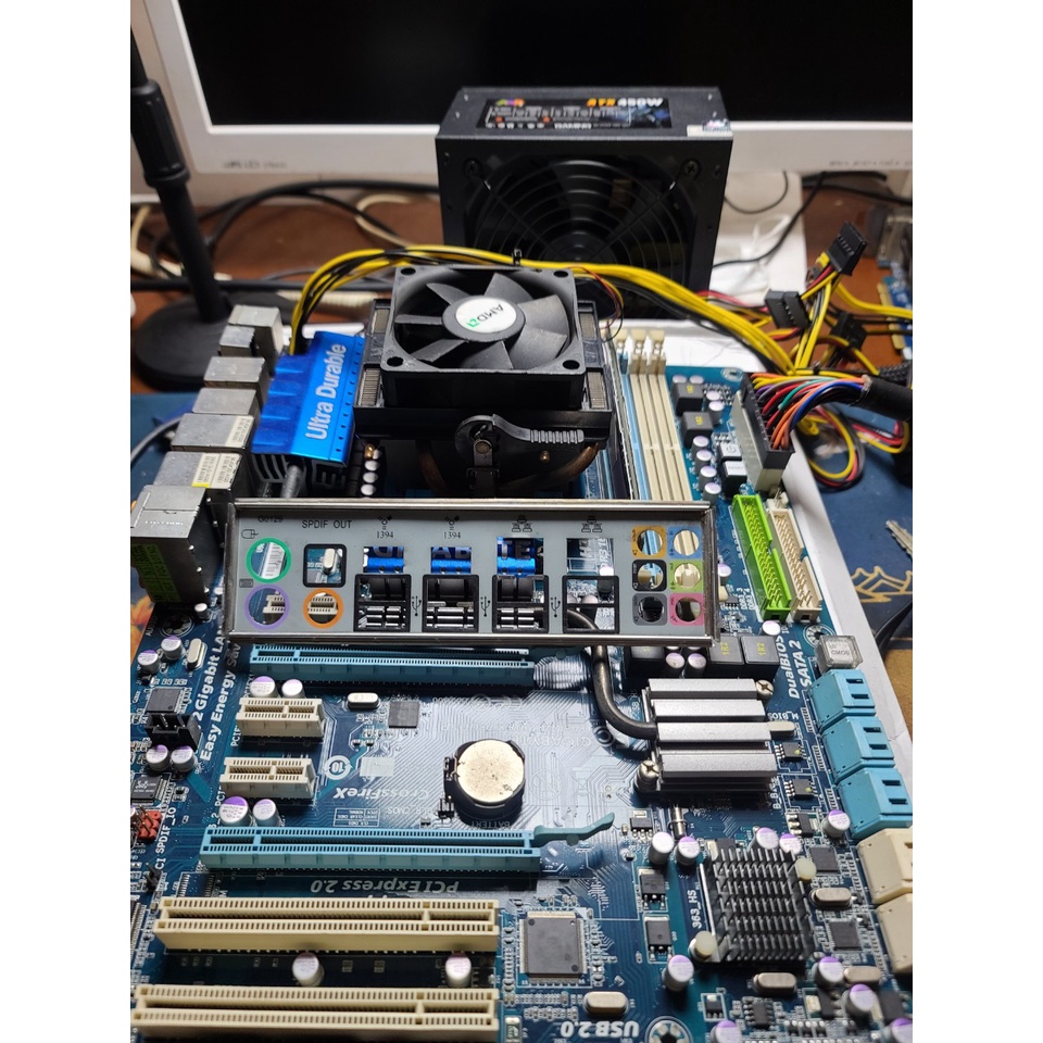 Main GA-MA790FXT-UD5P - bảo hành 3 tháng - có 2 cổng Lan 1gb/s