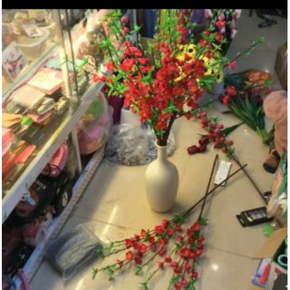 1 cành hoa đào hạt giá hấp dẫn