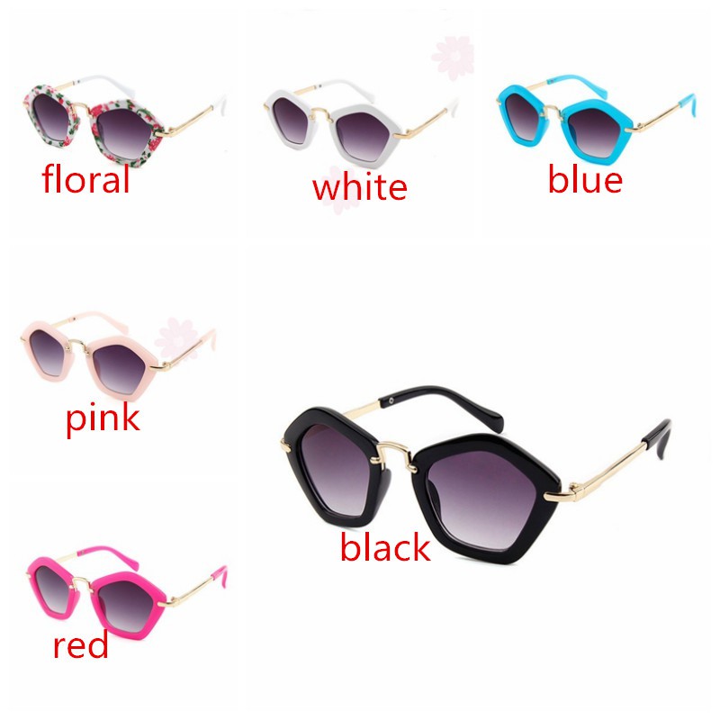 Kính mát tròng ngũ giác sành điệu dành cho bé yêu