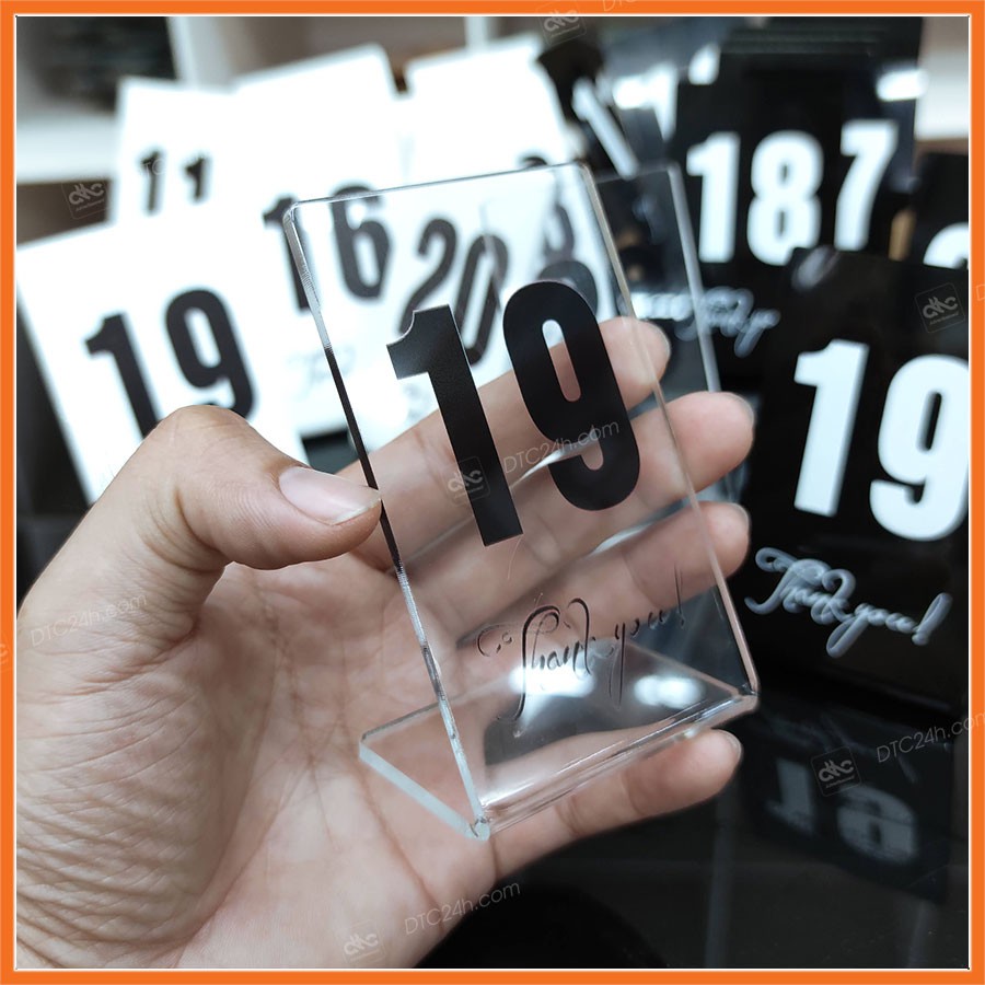 Combo 10 thẻ số bàn cà phê - Biển số bàn mica - Kệ số mica để bàn - Số 01 đến 50