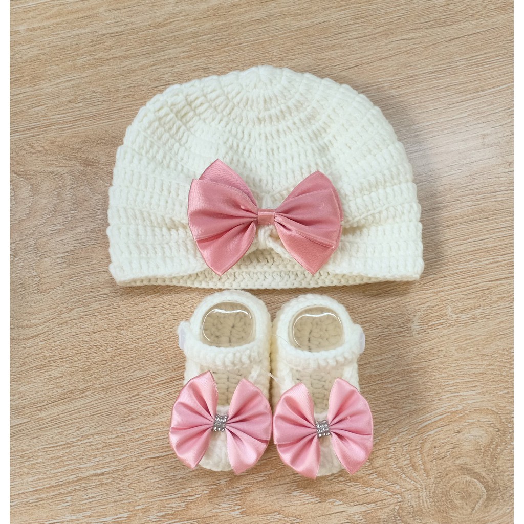 Set nón tuban và giày cho bé mẫu mới