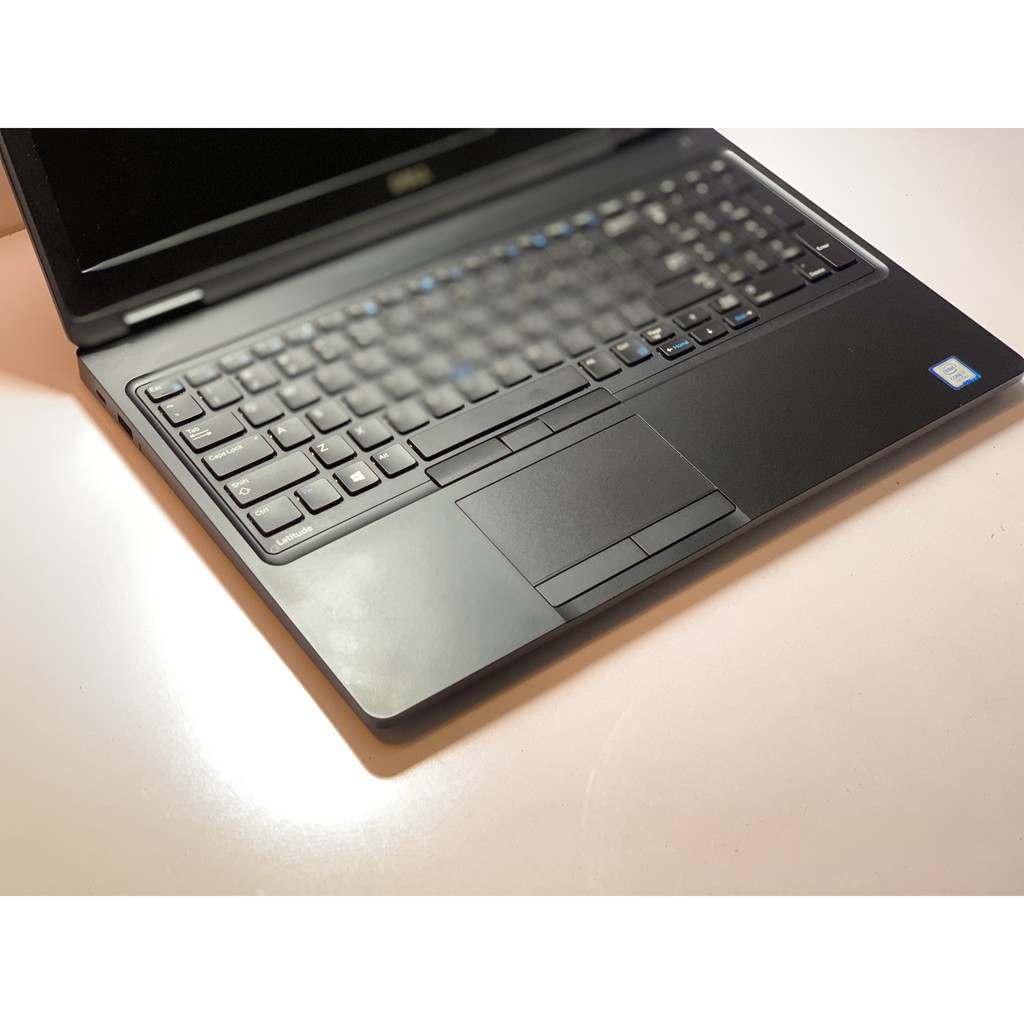 Laptop DELL Latitude E5580 I7 7820HQ, 8G, SSD 256, VGA HD, 15,6″ FHD | BigBuy360 - bigbuy360.vn