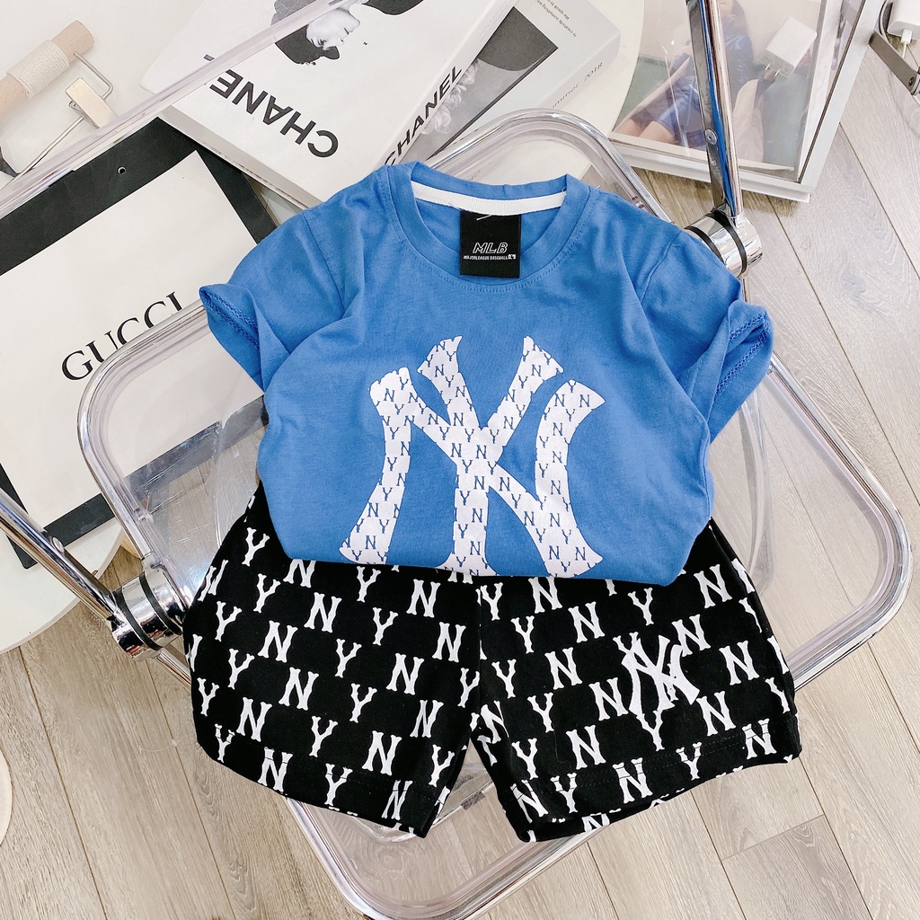 Bộ N.Y kèm mũ bé trai