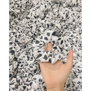 Scrunchies Hệ Bò Sữa