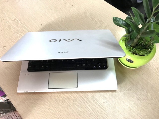 Thanh lý laptop giá rẻ Vaio Sve141 chạy SSD nhanh như gió | BigBuy360 - bigbuy360.vn