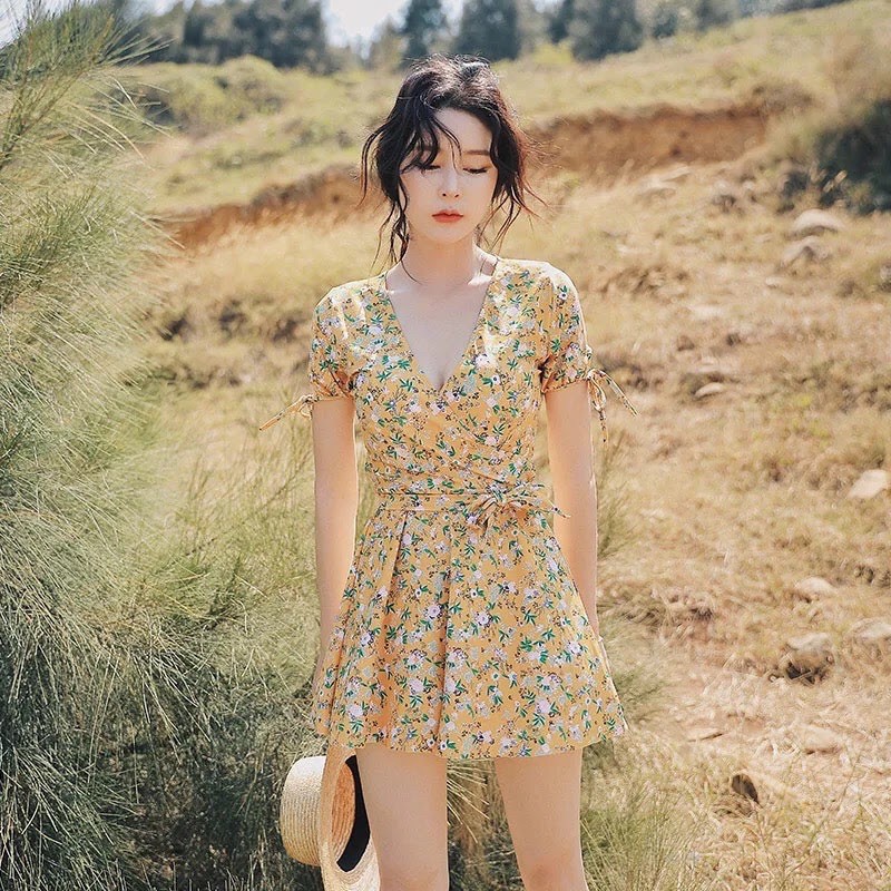 Bikini cặp đôi hoa nhí vàng trơn | BigBuy360 - bigbuy360.vn