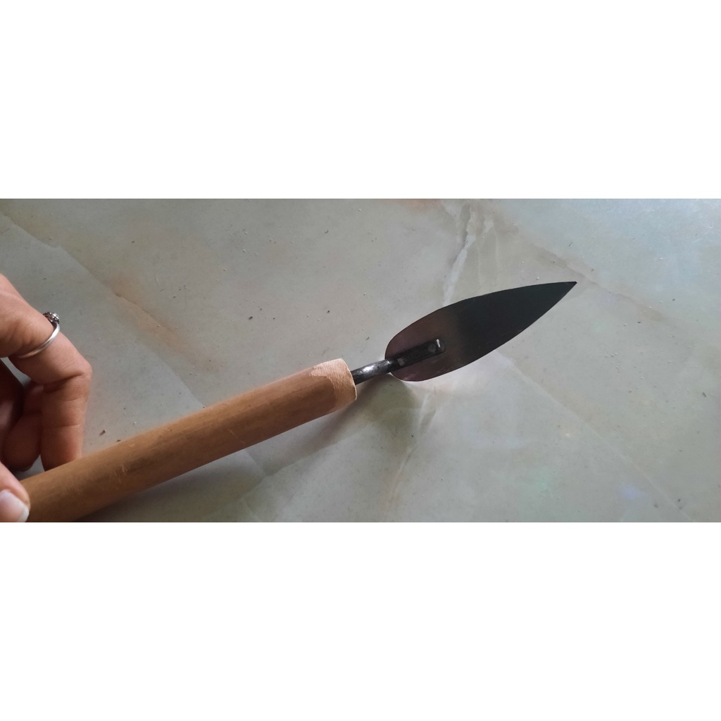 Bay Chỉ Xây Dựng Lưỡi Thép Cán Gỗ Hình Lá