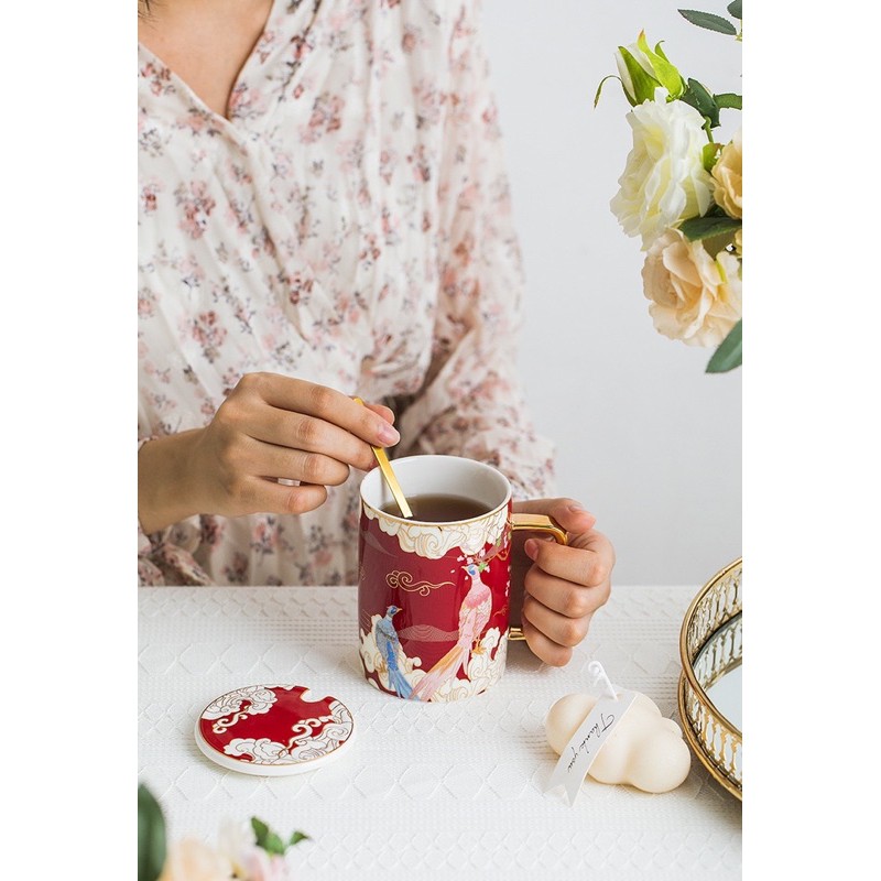 Cốc có nắp hoạ tiết vàng kim sang trọng kiểu Bắc Âu (kèm thìa vàng)