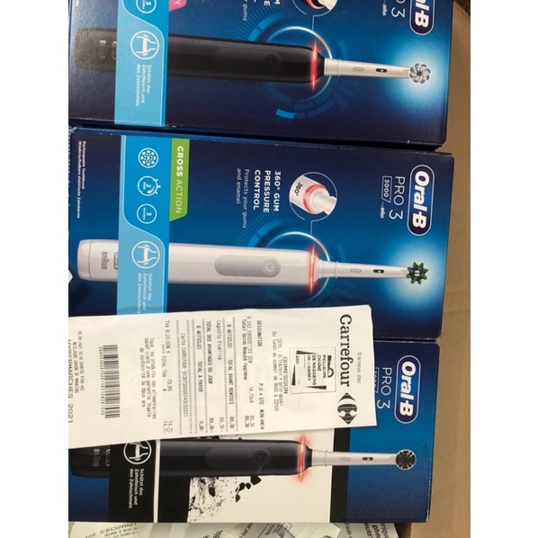 Bàn chải điện Oral B Pro 3 3000