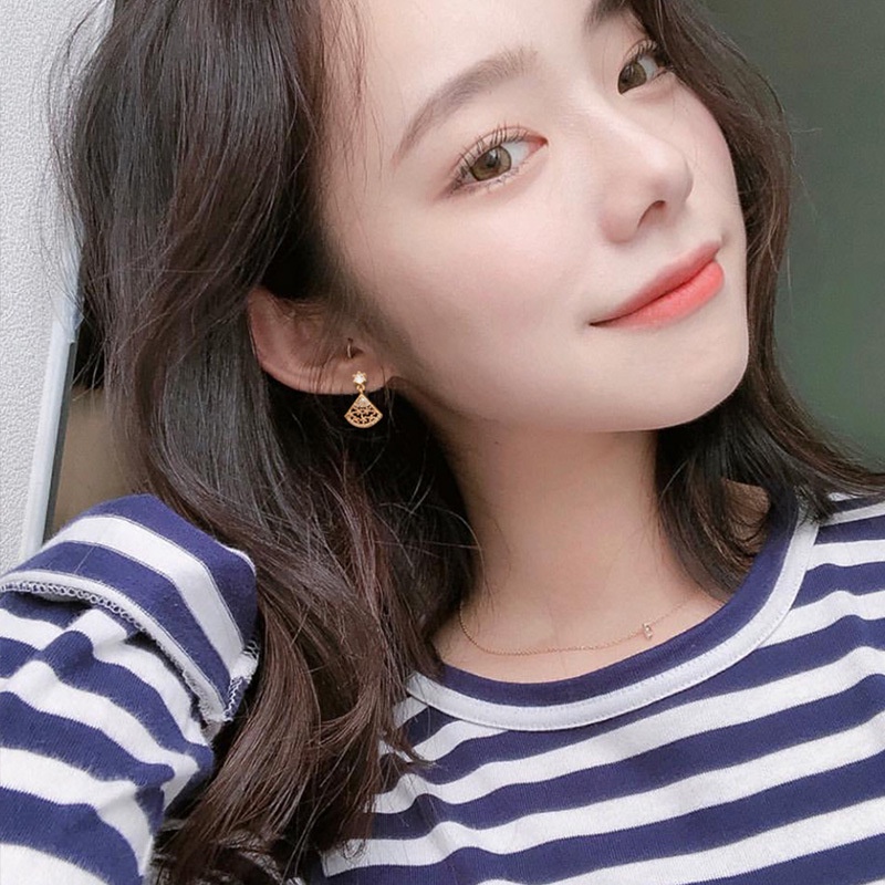 Khuyên Tai Hình Quạt Đính Đá Zircon Phong Cách Hàn Quốc