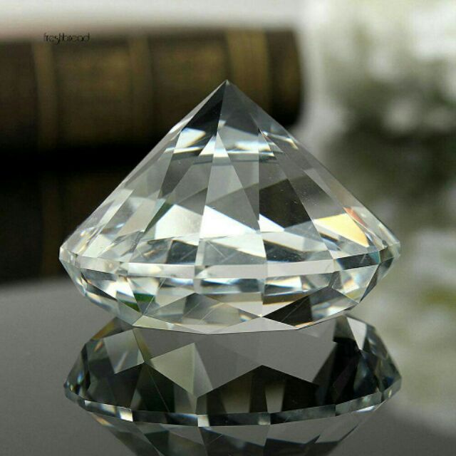 Kim cương to 60mm chụp ảnh mẫu nail