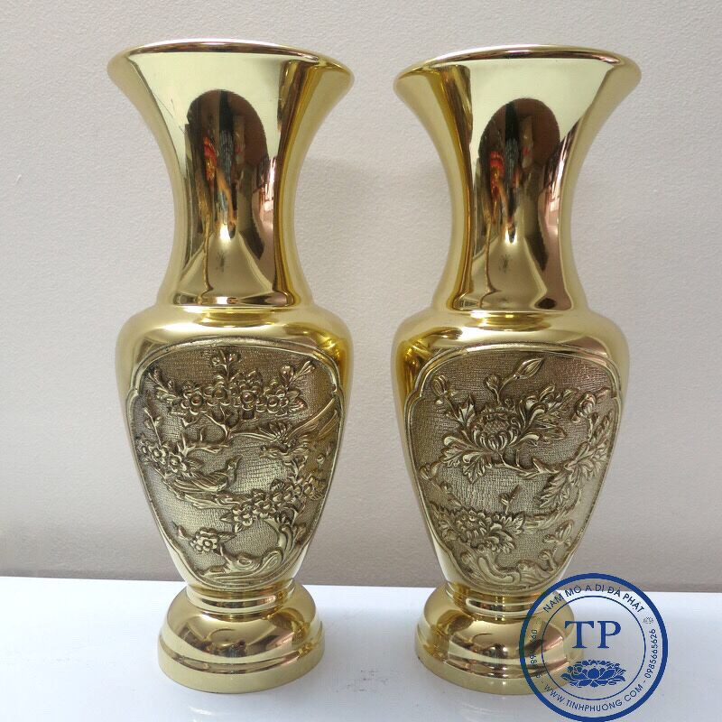ĐÔI LỌ HOA LỤC BÌNH ĐỒNG CHẠM TRỔ HOA CÚC, HOA MAI, VÀNG BÓNG, CAO 30CM TM121452