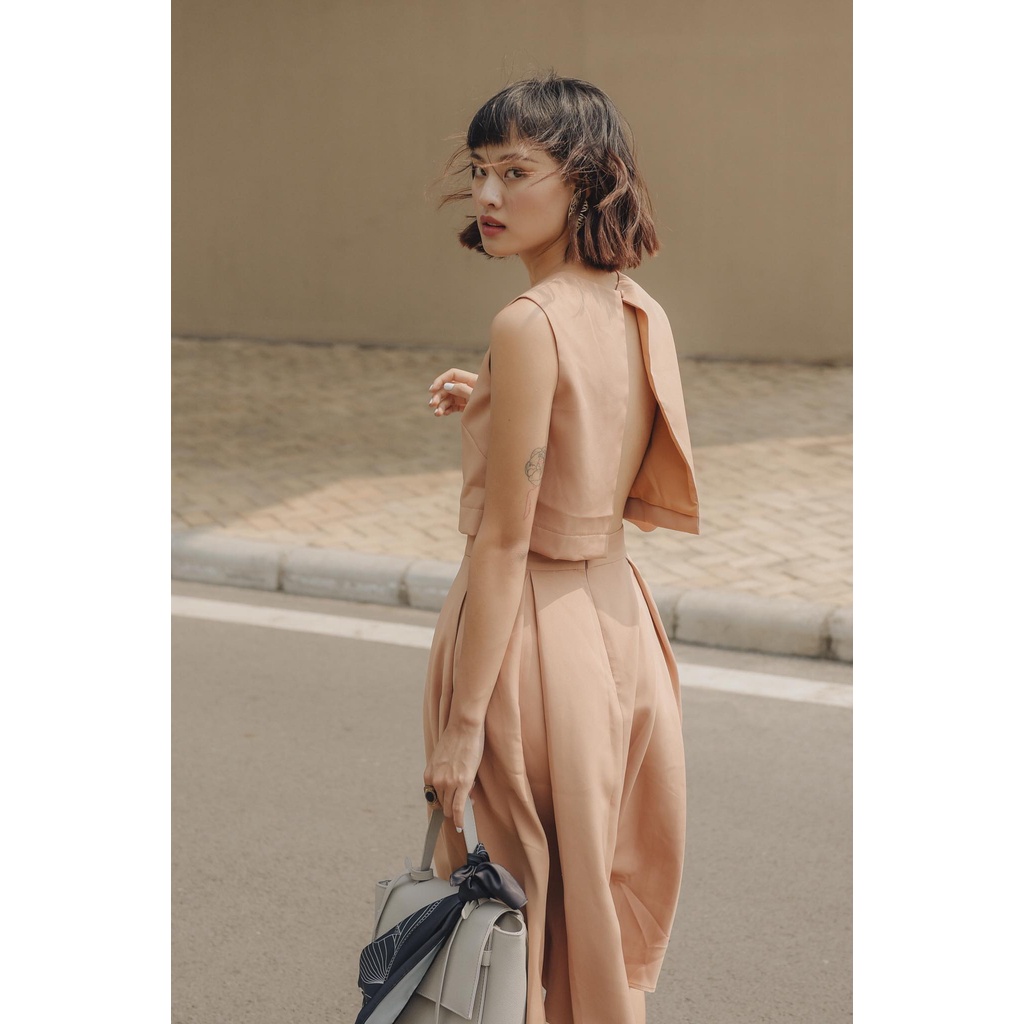 Áo croptop hở lưng