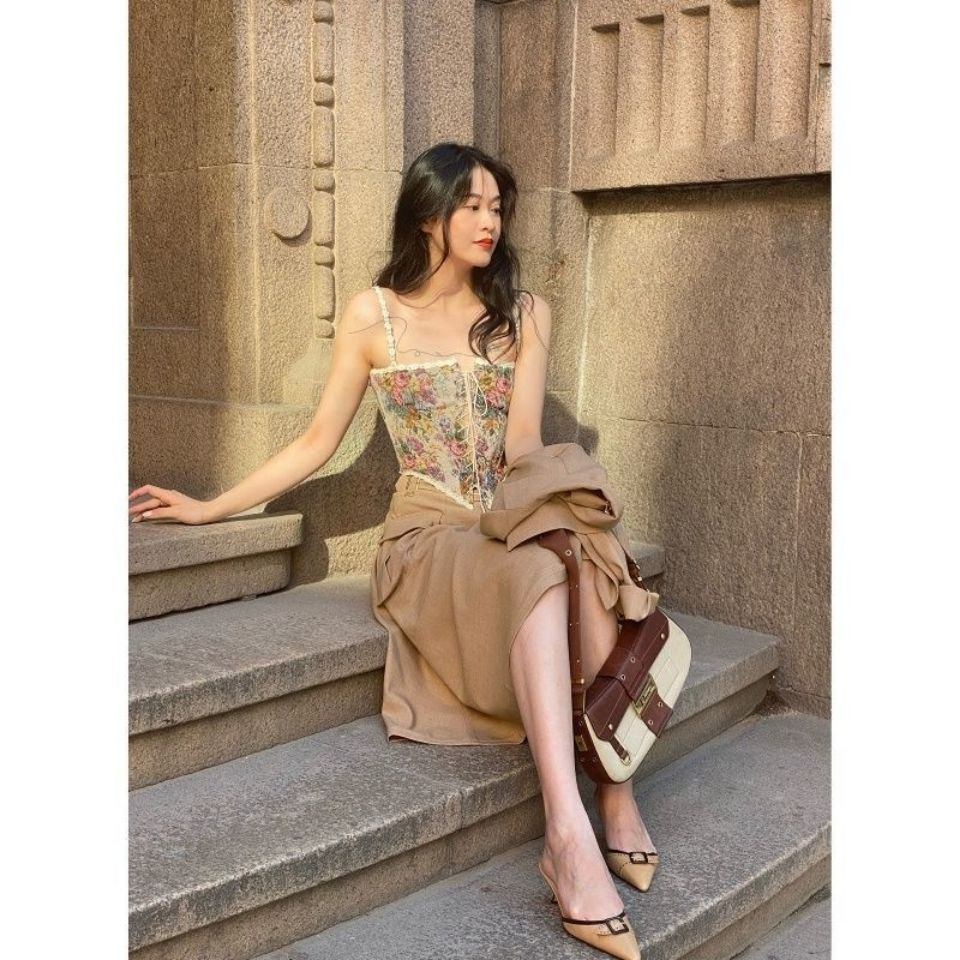 Áo hai dây họa tiết hoa thời trang sành điệu dành cho nữ