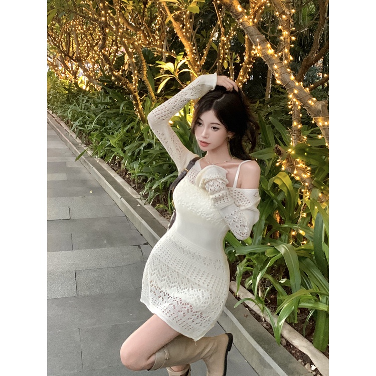He Chenxi Đầm Dệt Kim Tay Dài Dáng Ngắn Ôm Eo Đục Lỗ Màu Trắng Thanh Lịch