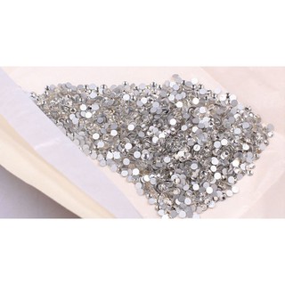 Đá trắng đính móng đẹp mix size 1.3-4.6 mm