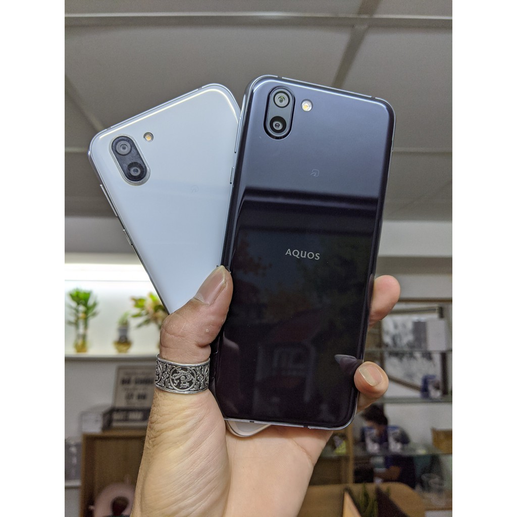 Điện thoại Sharp AQUOS R2 zin keng New 99% | BigBuy360 - bigbuy360.vn
