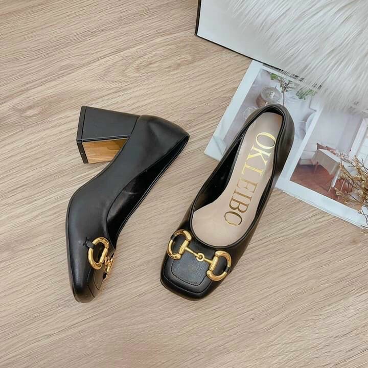 Giày cao gót nữ, gót vuông, mũi vuông gắn xích GG