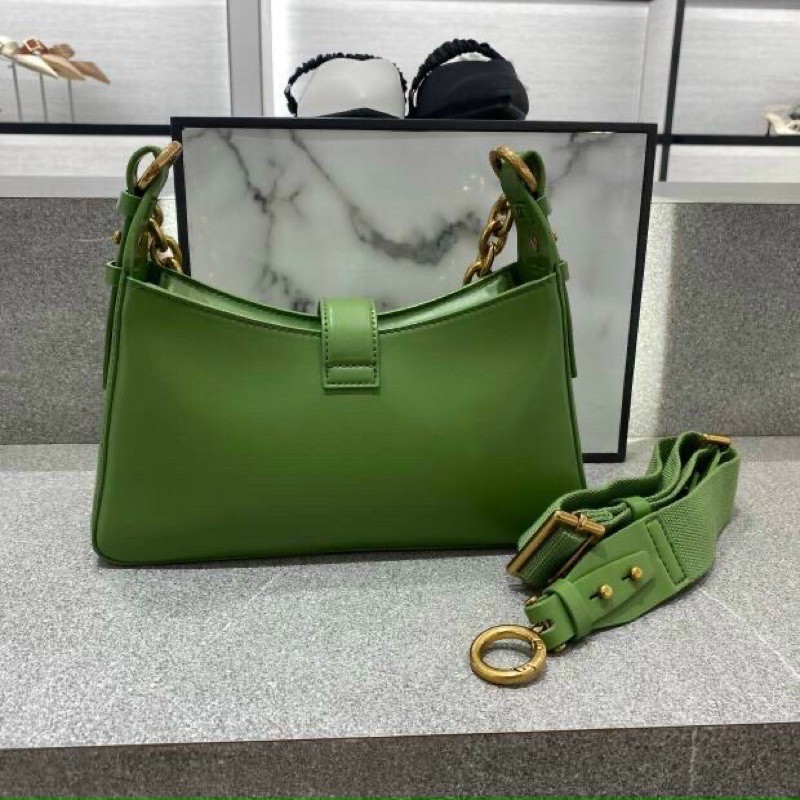 TÚI CHARLES & KEITH ( dáng kẹp nách )