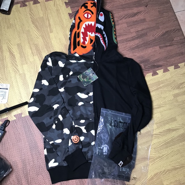 Áo khoác jacket Bape phát sáng đen trắng | BigBuy360 - bigbuy360.vn