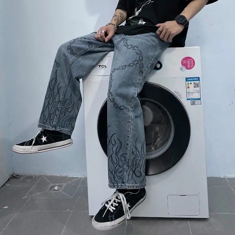 Quần jean ống rộng unisex họa tiết xích và lửa | BigBuy360 - bigbuy360.vn