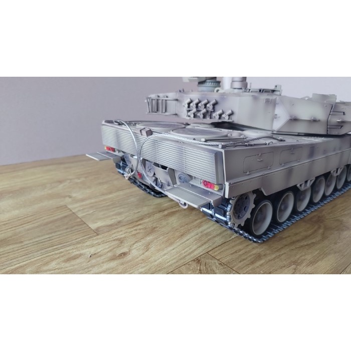 Mô hình lắp ráp xe tăng quân sự 1/35 SCALE LEOPARD 2 A6 MAIN BATTLE TANK Tamiya 35271 - GDC