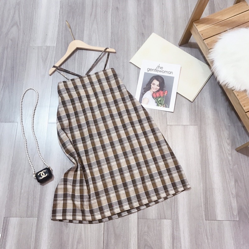 Váy yếm xoè kẻ caro nâu 2 dây hở vai chữ A chất thô mềm chun lưng