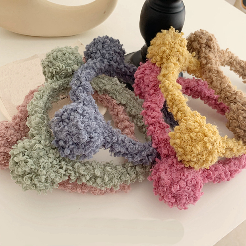 Cài Tóc Đính Quả Bông Xinh Xắn Cho Nữ