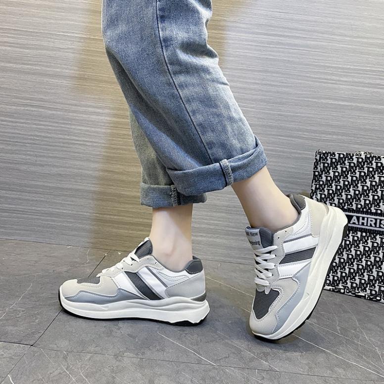 Giày thể thao Ulzzang Fashion xám vạch trắng độn đế nam nữ Giầy sneaker đế đen hot hit 2022