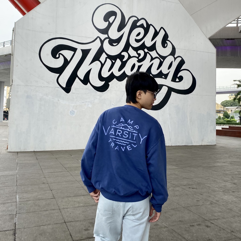 [Mã 12FASHIONSALE1 giảm 10K đơn 50K] Áo Sweater Travel Varsity chính hãng | BigBuy360 - bigbuy360.vn