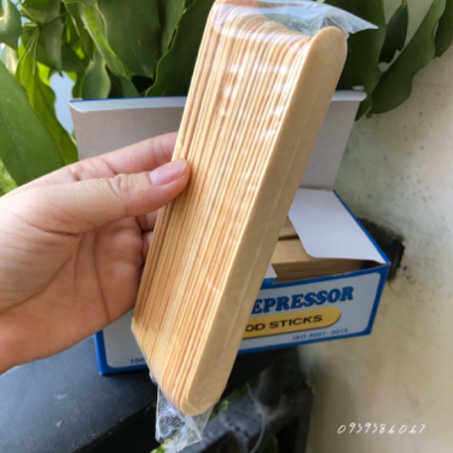 Hộp 100 Que Đè Lưỡi Tiệt Trùng Balac Wood Sticks, Que Gỗ, Que Wax Lông