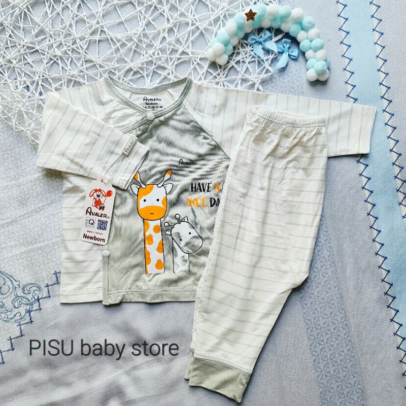 Avaler - Bộ dài tay cài chéo sợi tre mềm mướt êm dịu cho da bé