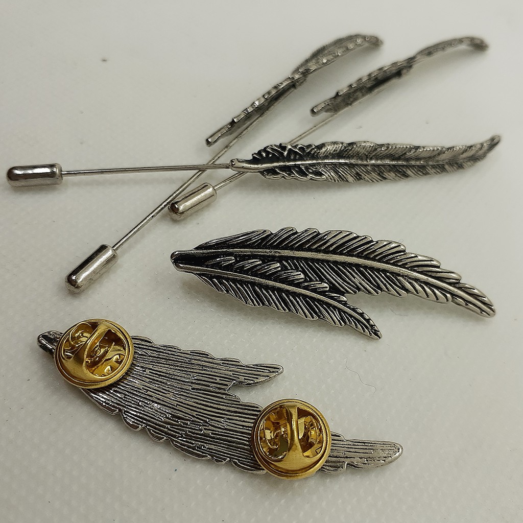 Pin cài áo - feathers (chiếc kèm đế )