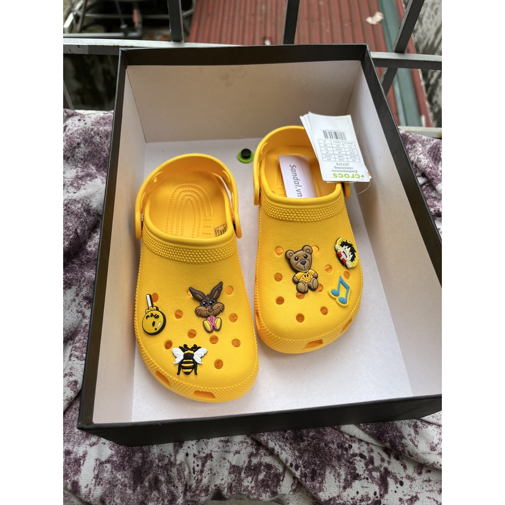 [Có sẵn] Dép sục Cross Classic, Tặng kèm 12 hình gắn dễ thương